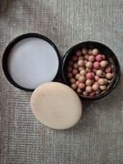 Puder rozswietlajacy do makijazu twarzy w kulkach Oriflame 