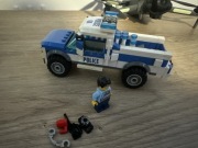 Lego pickup policyjny + figurka z akcesoriami w gratisie