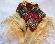 Chusta góralska duża żółta ze złotą nitką 