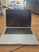 MacBook Pro 13-inch, 2017, Two Thunderbolt 3 ports