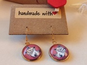 Złote kolczyki Mała Mi Muminki pudełko na prezent cytat