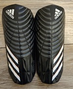 Ochraniacze na piszczele Adidas Predator League Shin Guards H65529 roz. M