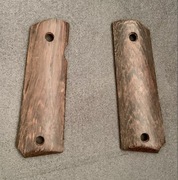 Okładziny Colt 1911 nowe orzech