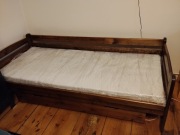Drewniane dziecięce łóżko z szufladą 90x200