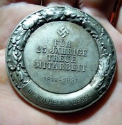 Medal za 25 lat lojalnej słuzby w Deutsche Bank