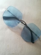 Niebieskie okulary przeciwsłoneczne 