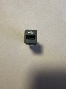 GNIAZDO USB BMW E60 E61 E63 E64 E70 E71 E87 E89 E90 F01 F10 9167196