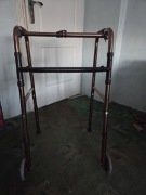 Chodzik dla seniora nowy