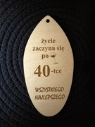 Drewniana zawieszka z grawerem | personalizowana | prezent na urodziny