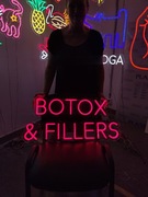 Botox and Fillers Neon Napisy LED. Botoks Napisy Świetlne.
