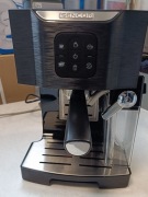 Ekspres kolbowy półautomatyczny ze spieniaczem SES 4040BK Sencor