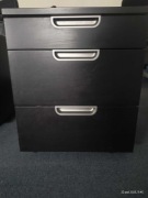 Kontenerek biurowy Szafka pod biurko Ikea Galant szafka na szyfr