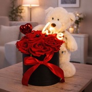Romantyczny box z czerwonymi różami i misiem dekoracja prezentowa handmade