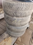 Opony zimowe Goodyear 245 50 19