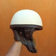 Duży Kask Orzeszek z epoki PRL-u  