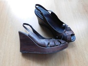 Buty na koturnie brąz skóra 37
