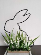 Wielkanoc dekoracja stojąca zając konwalie 