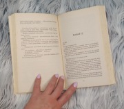 Książka, Manula Kalicka "Szczęście za progiem"