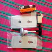 Szyldy z klamko-gałką srebrną do bramy garażowej z wkładką i 3 klucze