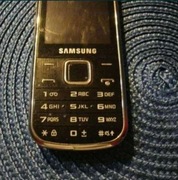 Telefon Samsung GT-C3530 porządki w szafie