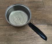 Cedzak kuchenny, durszlak stalowy z rączką uchwytem 17x6,5