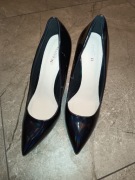 Szpilki, granatowe mieniące się. R. 40-41. Wysokie.