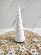 Ręcznie robiona choinka z miękkiej włóczki w stylu boho skandynawskim  
