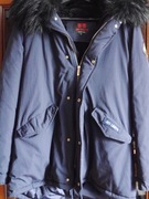 Ocieplana kurtka z futerkiem.