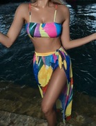 Nowy strój kąpielowy z pareo w formie spódnicy.