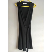 Czarna krótka sukienka damska mini z paskiem głęboki dekolt rozmiar 36