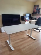 Biurko Ikea 160x80 - regulacja + maskownica na kable