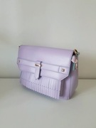 Fioletowa torebka na pasku z regulacją długości