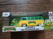 Leonardo &1962 Volkswagen Bus