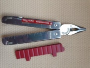 VICTORINOX SWISS TOOL plus GRATIS!