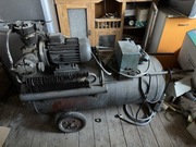 Kompresor przemysłowy profesjonalny duży na kółkach