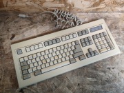 RETRO KLAWIATURA MITSUMI KPQ-E99YC COMMODORE?