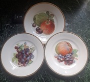 Talerz deserowy Victoria China Czechosłowacja. Cena za sztukę.