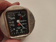 Zabytkowy włoski manometr firmy Scap z Mandello Lario