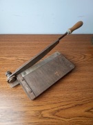 STARA GILOTYNA DO PAPIERU , ZDJĘĆ