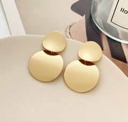 Eleganckie kolczyki hit tego sezonu