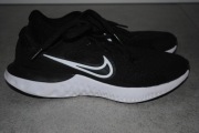 Buty do biegania Nike Renew Run 2 CW3259-005 roz 38,5
