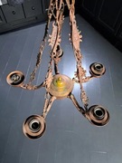 Lampa w starym stylu żyrandol