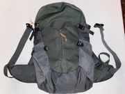 Plecak turystyczny ADVENTURIDGE z metalowym  stelażem 30l.