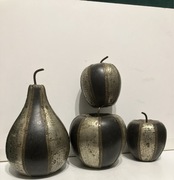 rzezba drewniana 4szt owoce gruszka jabłka drewno metal miedź okute