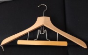 WIESZAK ubraniowy drewniany na garnitury płaszcze mocny
