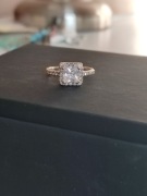 Pierścionek Orsay z kryształami