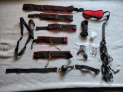 Sex Gadżety - Kajdanki Pejcz Obroża Zaciski Knebel Idealny Sex Zestaw BDSM