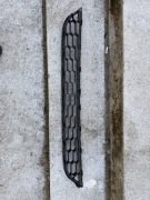 KRATKA ŚRODKOWA ZDERZAKA FORD FIESTA MK7 LIFT ST-LINE