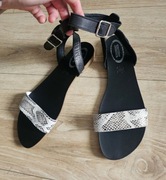 Świetne sandały damskie ze skóry,  bardzo efektowne. Okazja