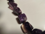 Piękny naszyjnik z naturalnych ametystow  w gamie koloru fioletowego